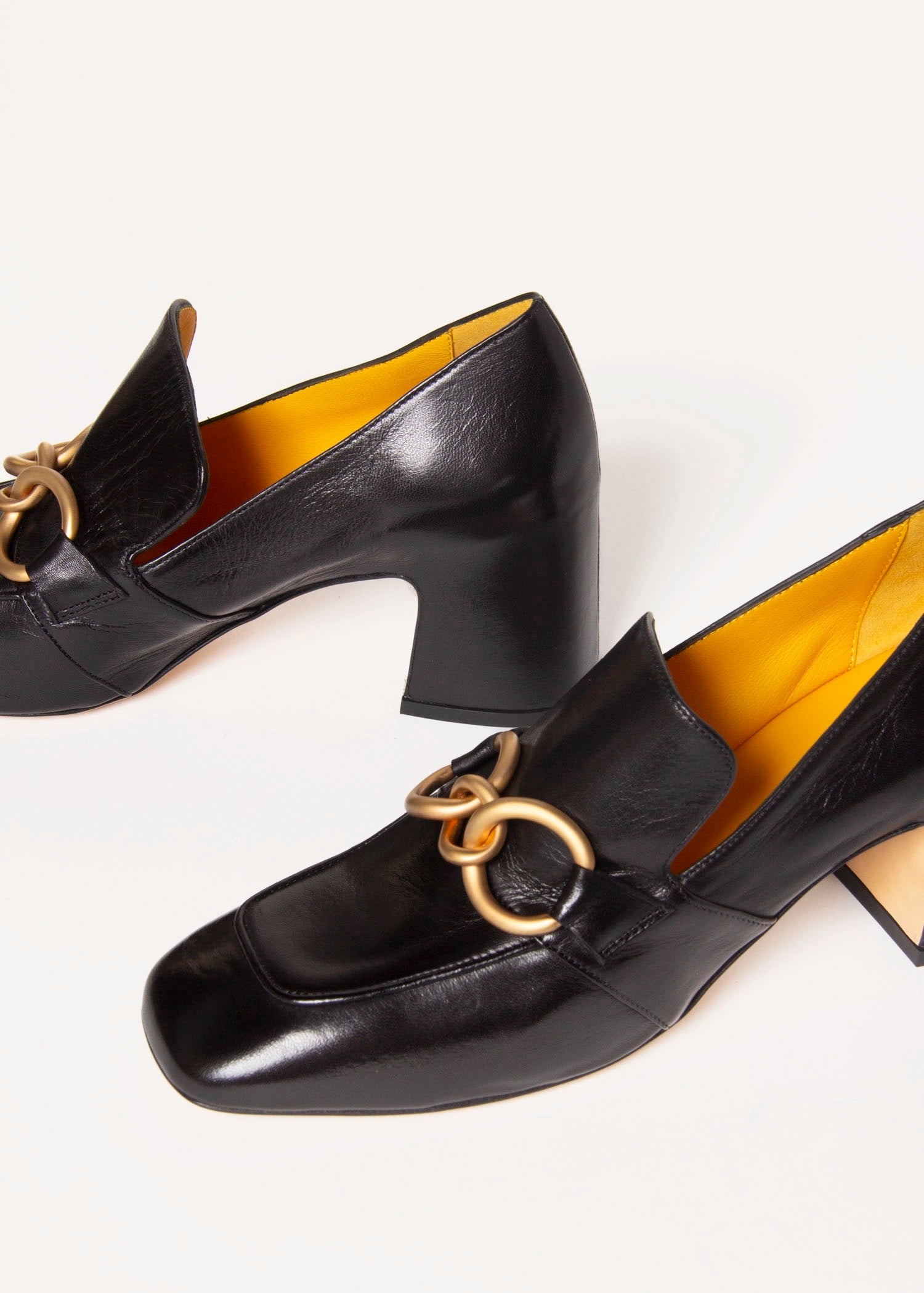 swatch_black leather heeled loafer