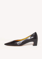 swatch_Black Leather vale pump