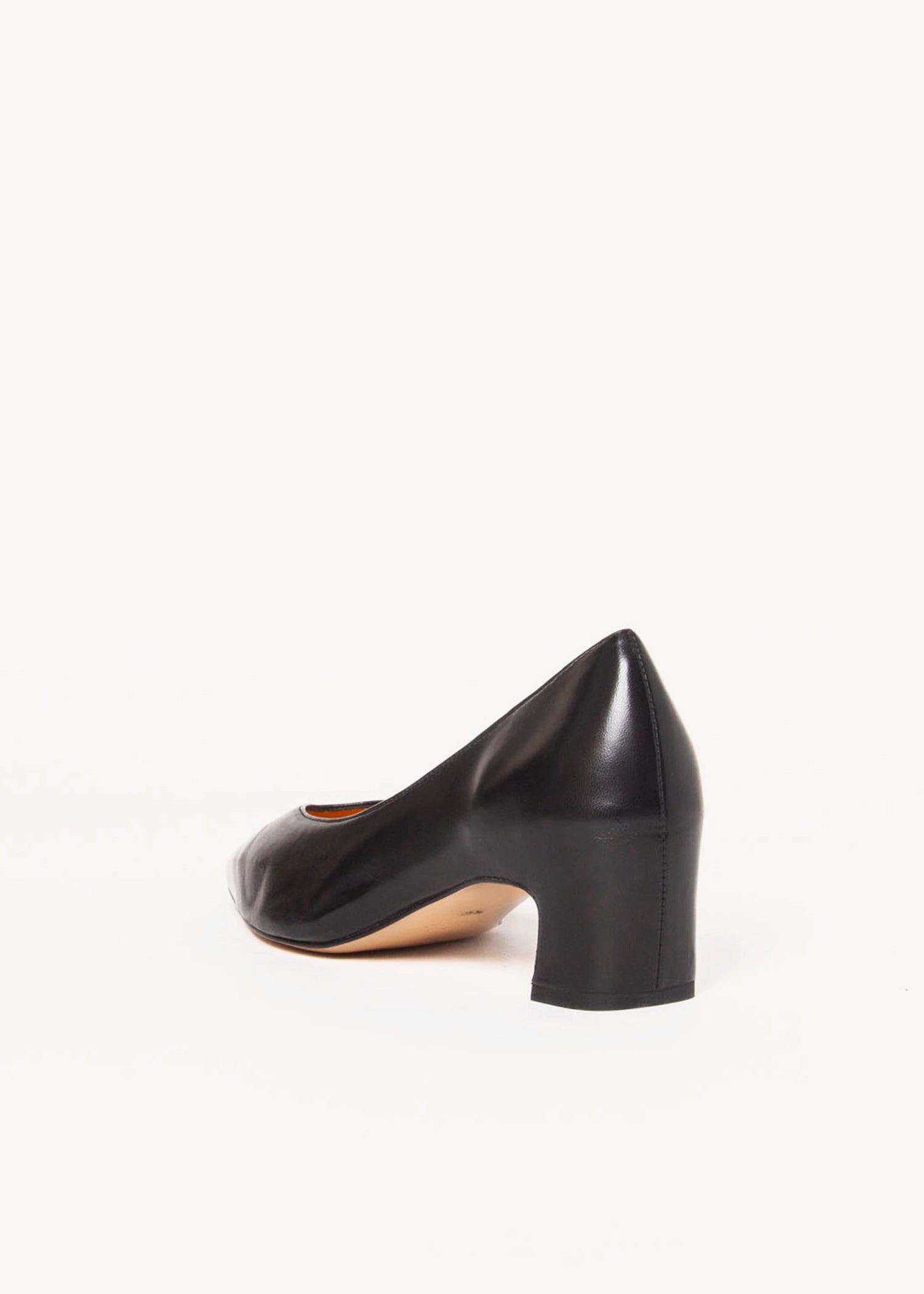 swatch_Black Leather vale pump
