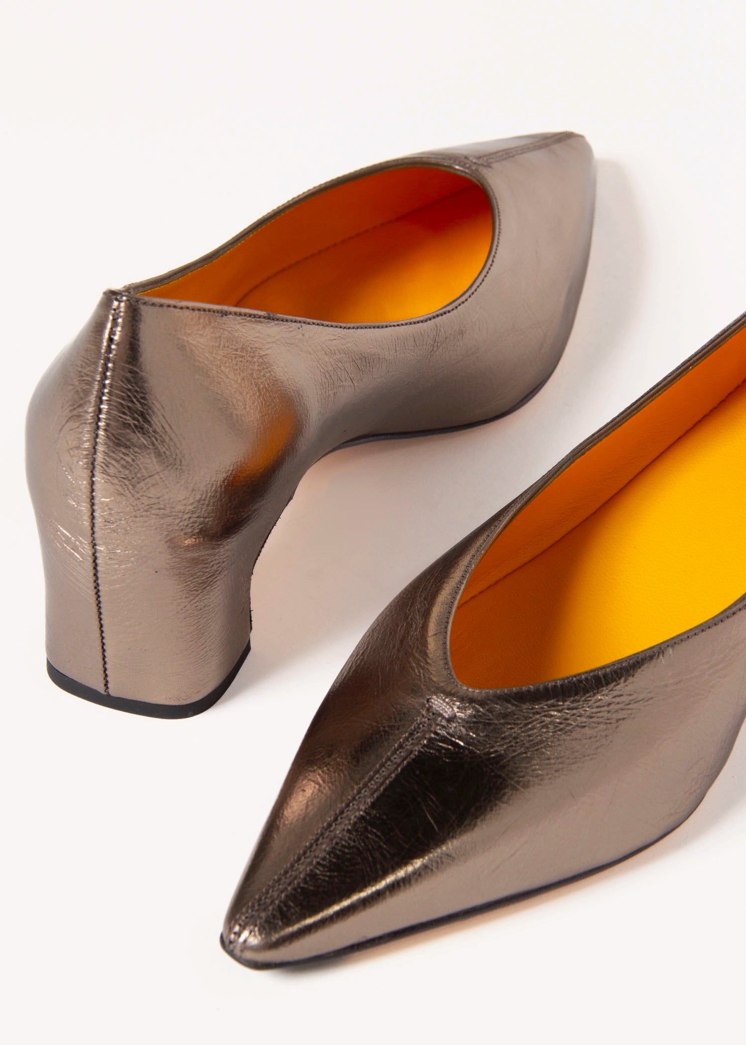 swatch_Bronze Leather vale pump