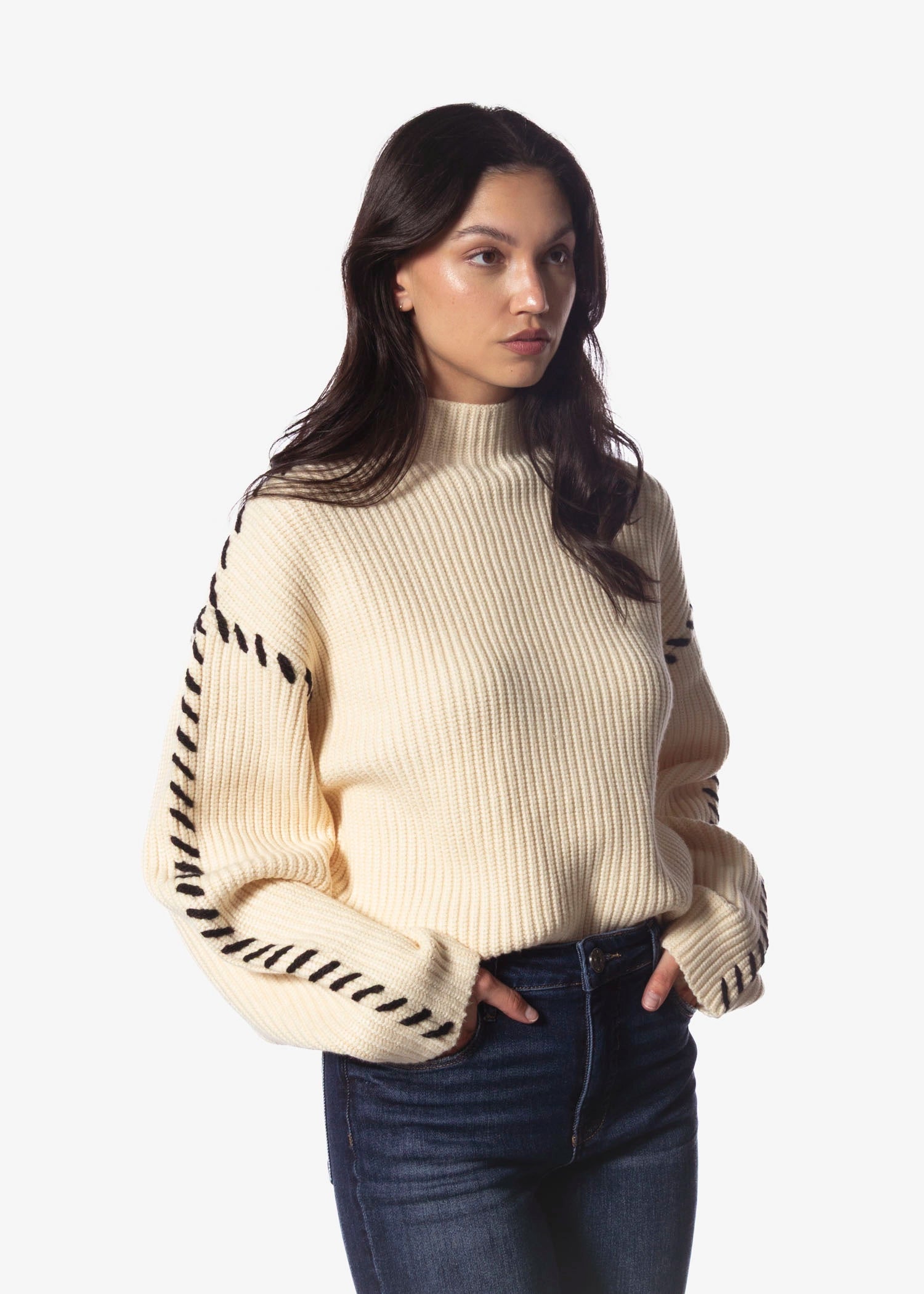 swatch_Cream sweater