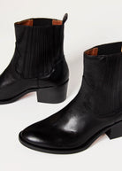 swatch_Black Leather chelsea boot