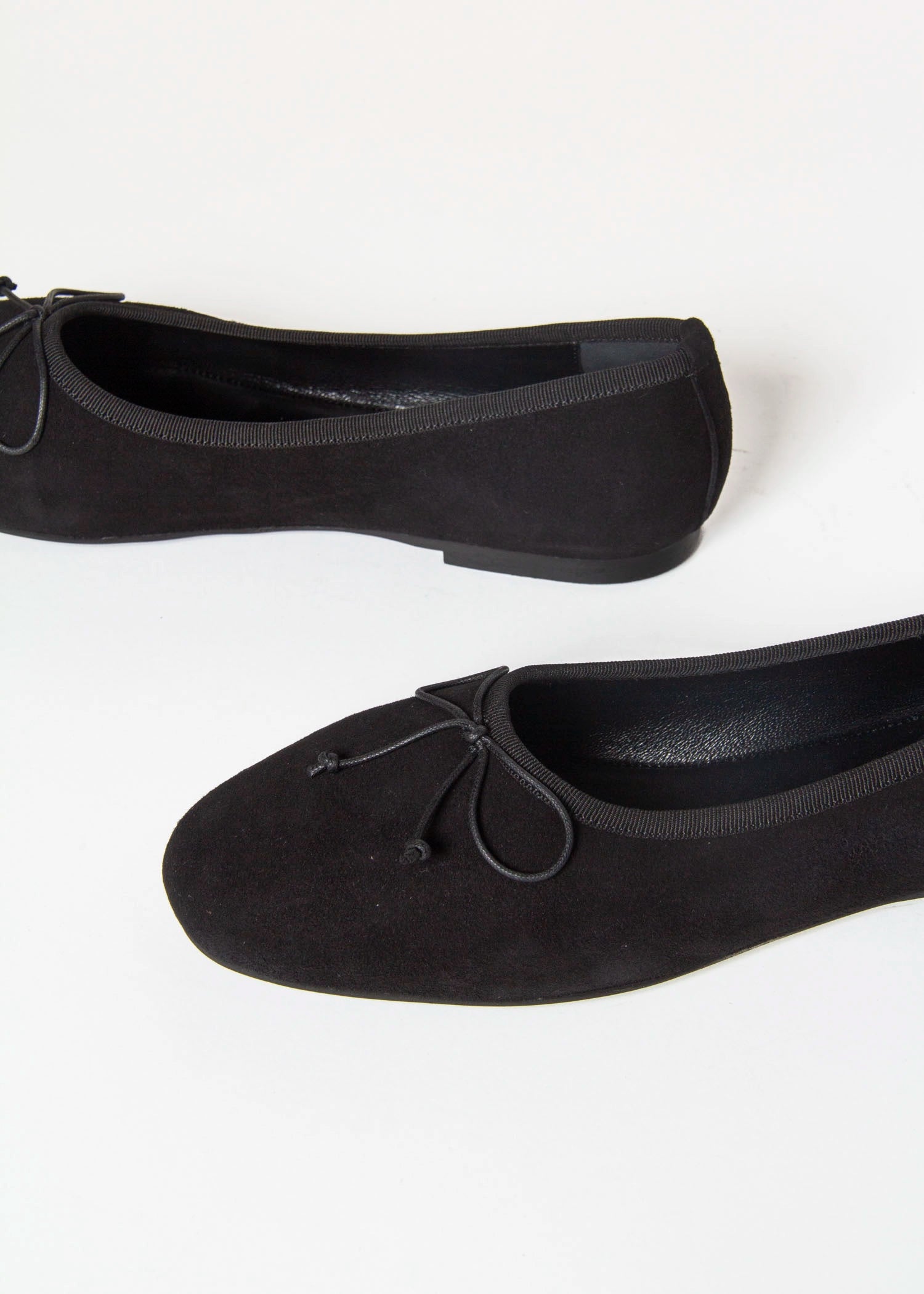 swatch_Black Suede ballet flat shoes 