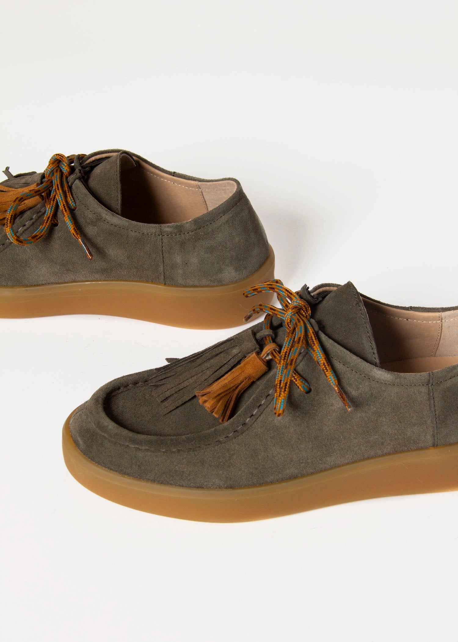 swatch_Olive Suede wallabe