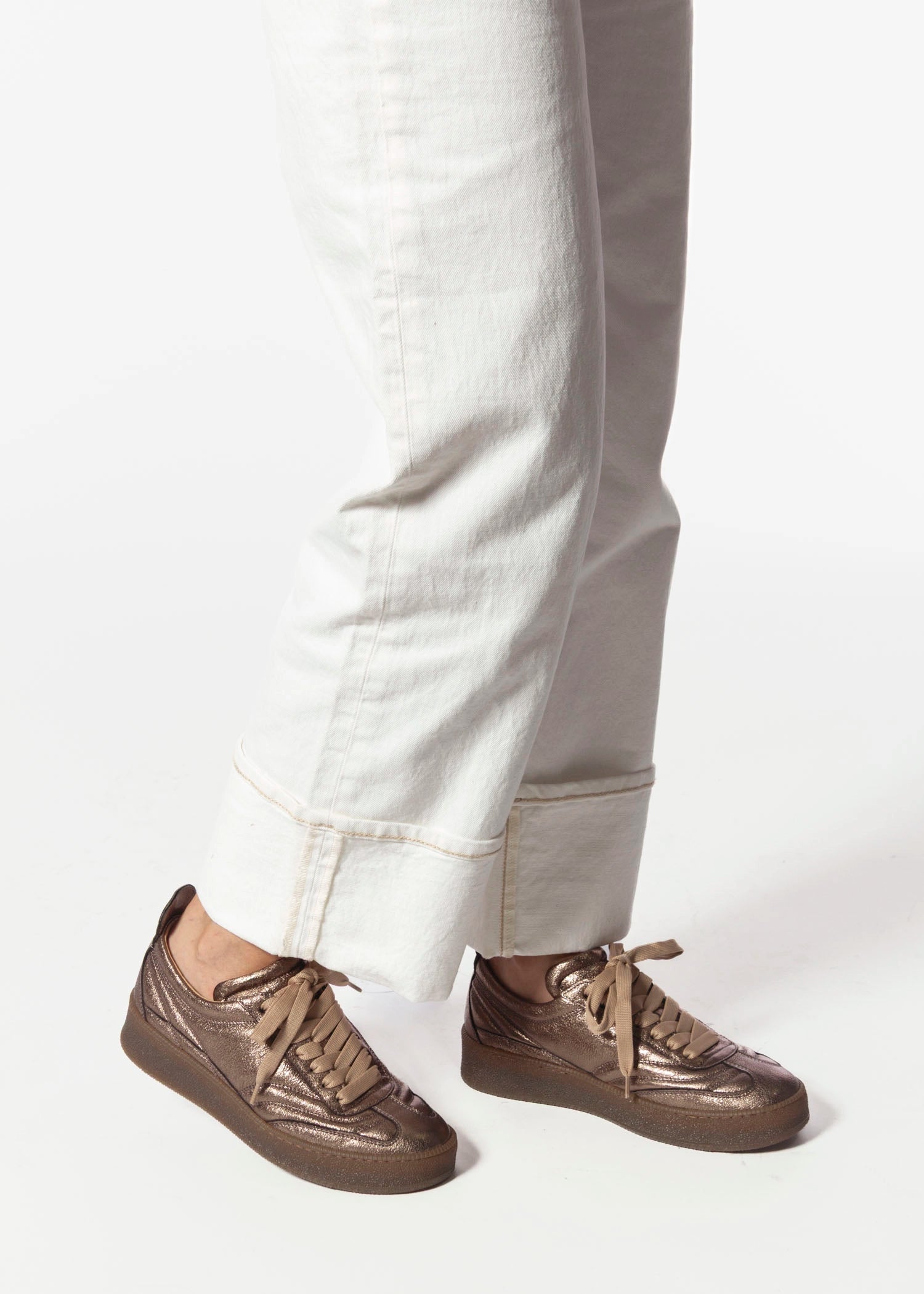 swatch_Bronze Leather sneaker