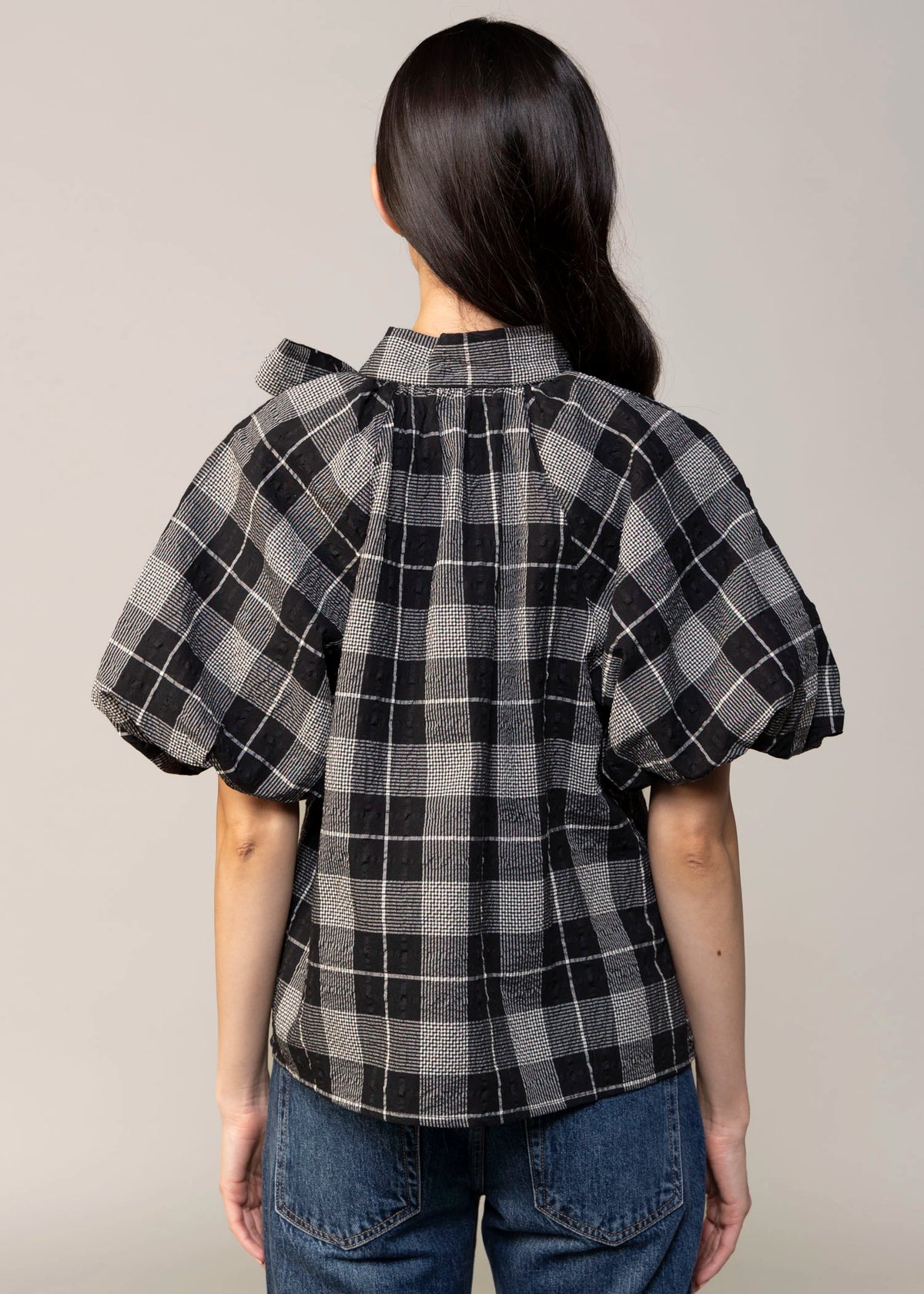 swatch_Black thml puff sleeve plaid top