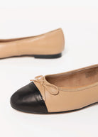 swatch_Black/Natural kit leather ballet flat