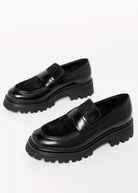 swatch_Black Leather l'idea italian leather lug sole loafer