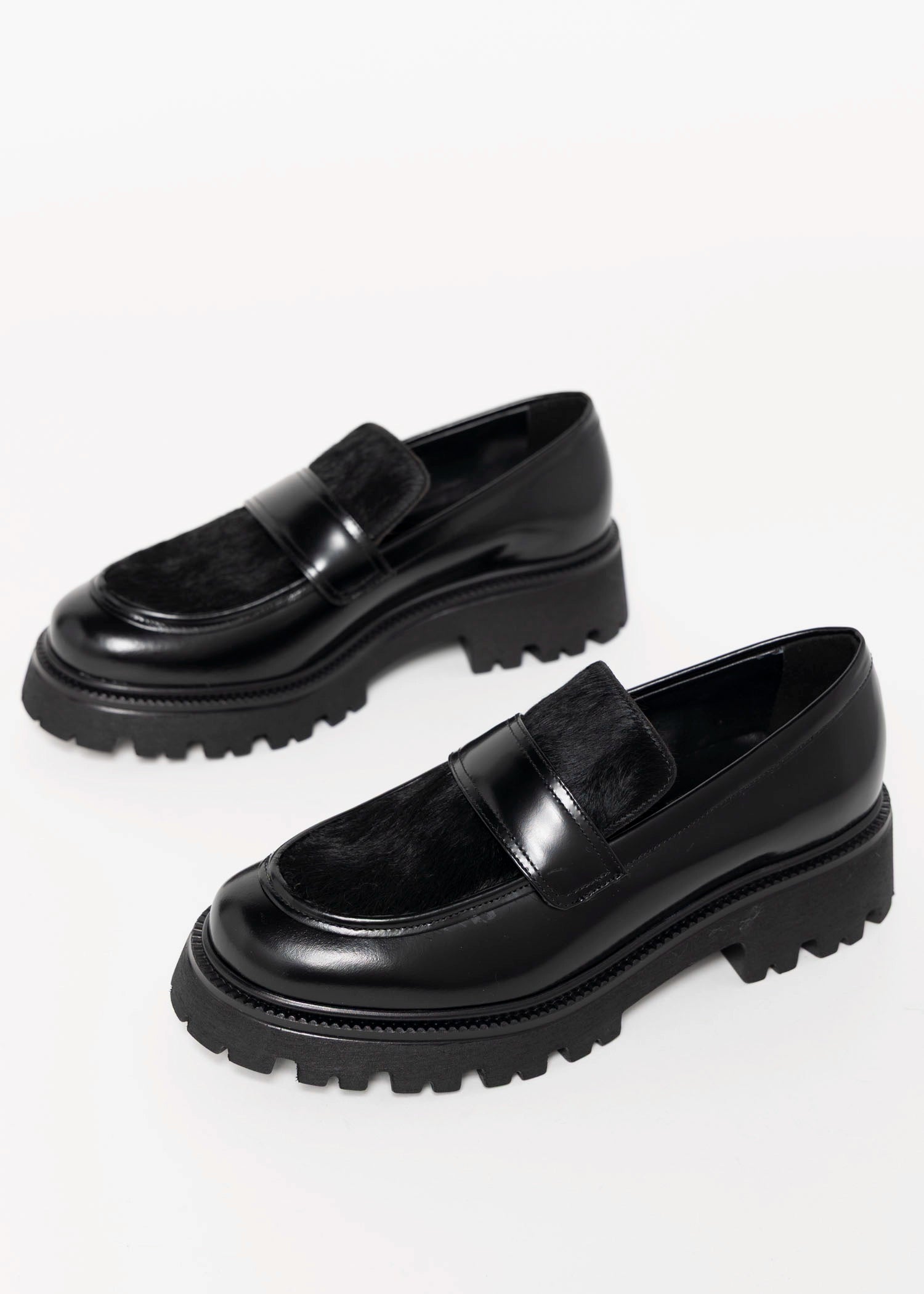 swatch_Black Leather l'idea italian leather lug sole loafer