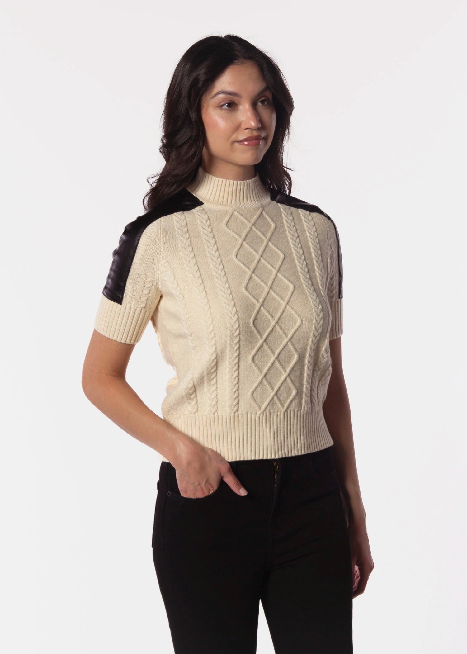 swatch_Ivory/Black cable knit sweater