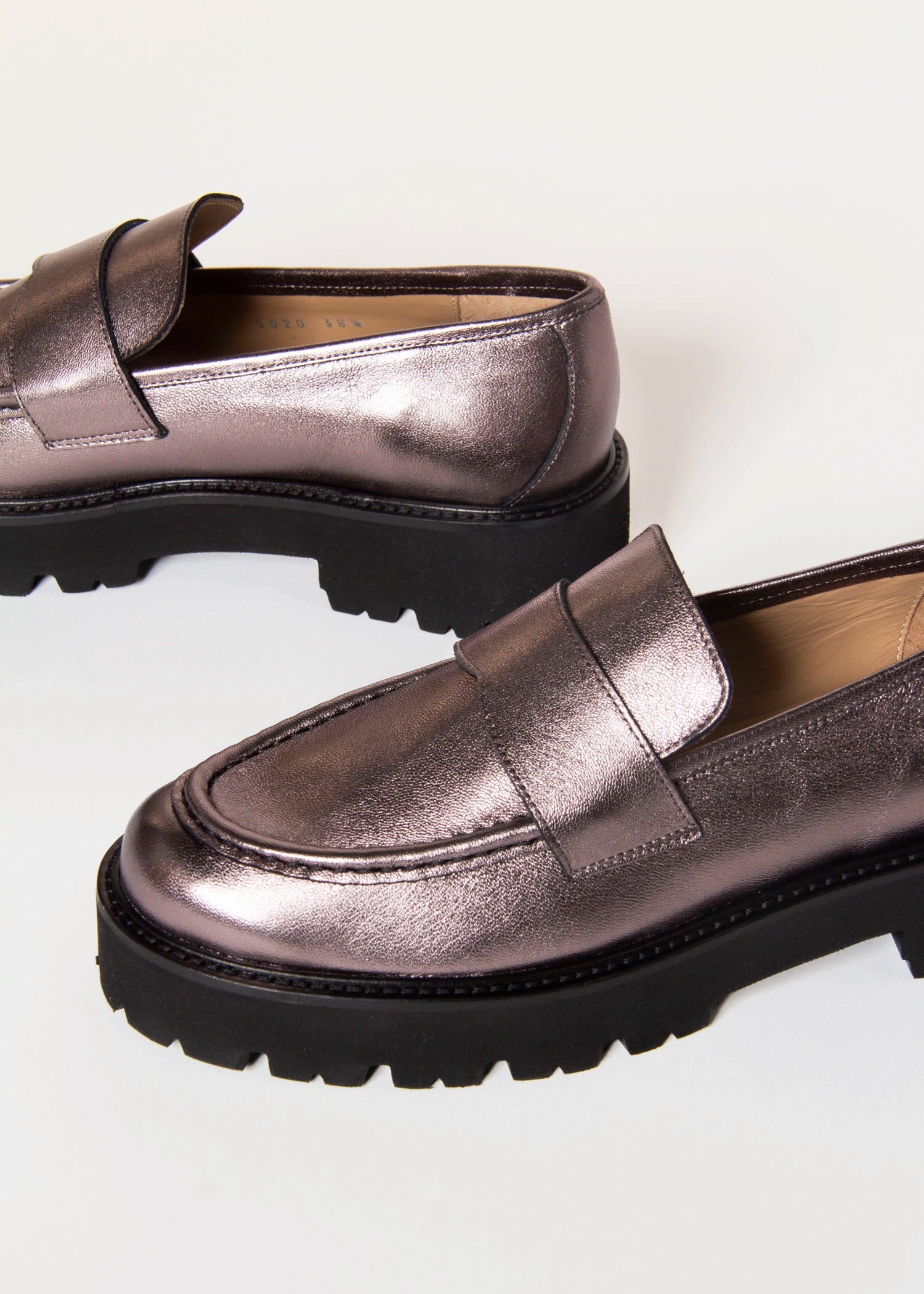 swatch_Pewter Leather lug sole loafer shoes