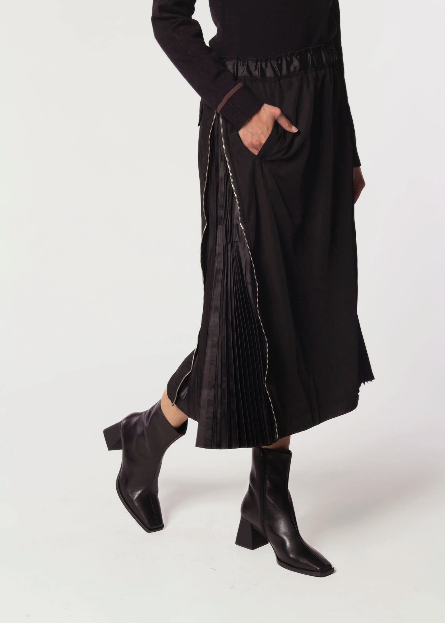 swatch_Black jelani zipper skirt 