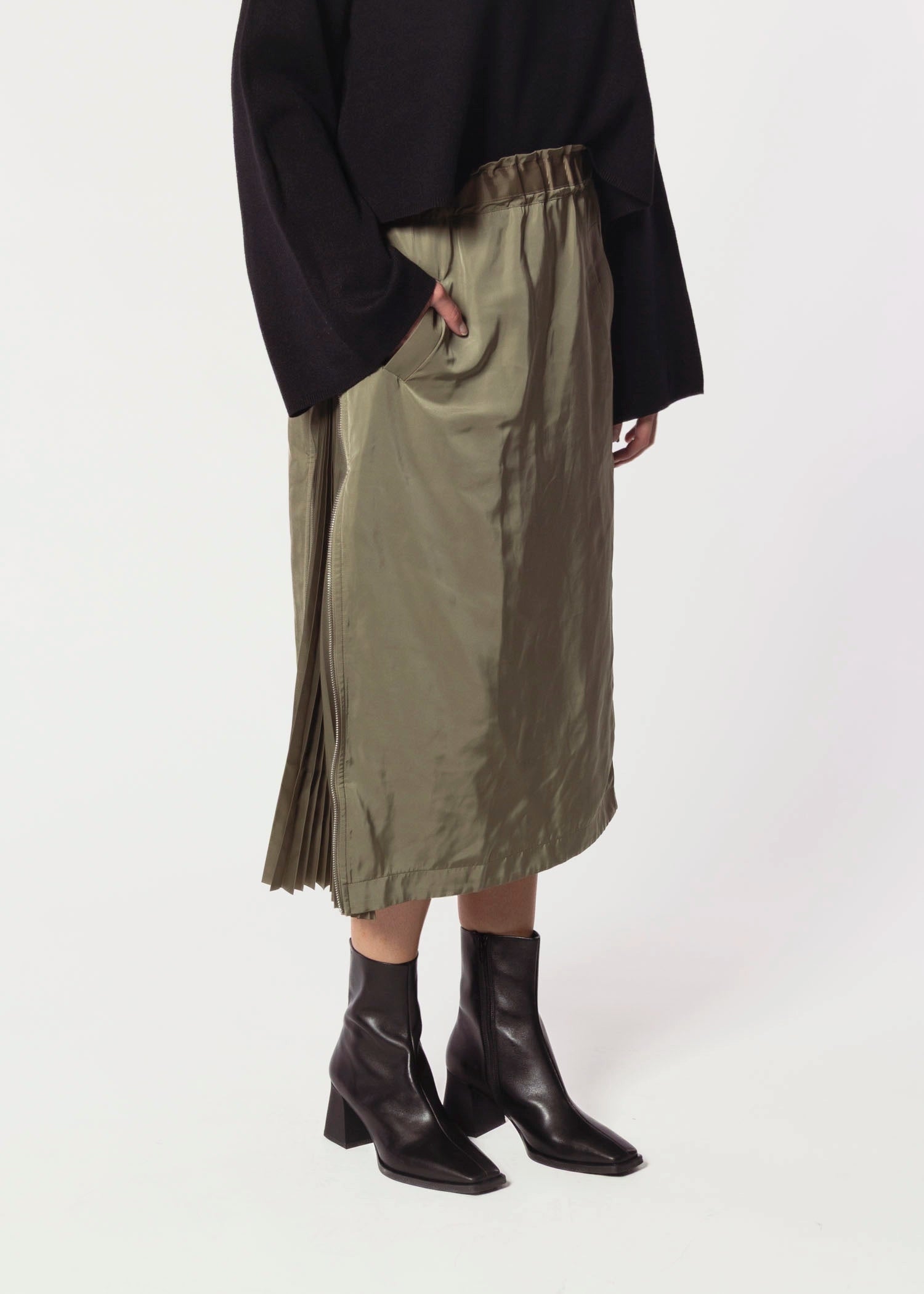 swatch_Olive jelani zipper skirt 