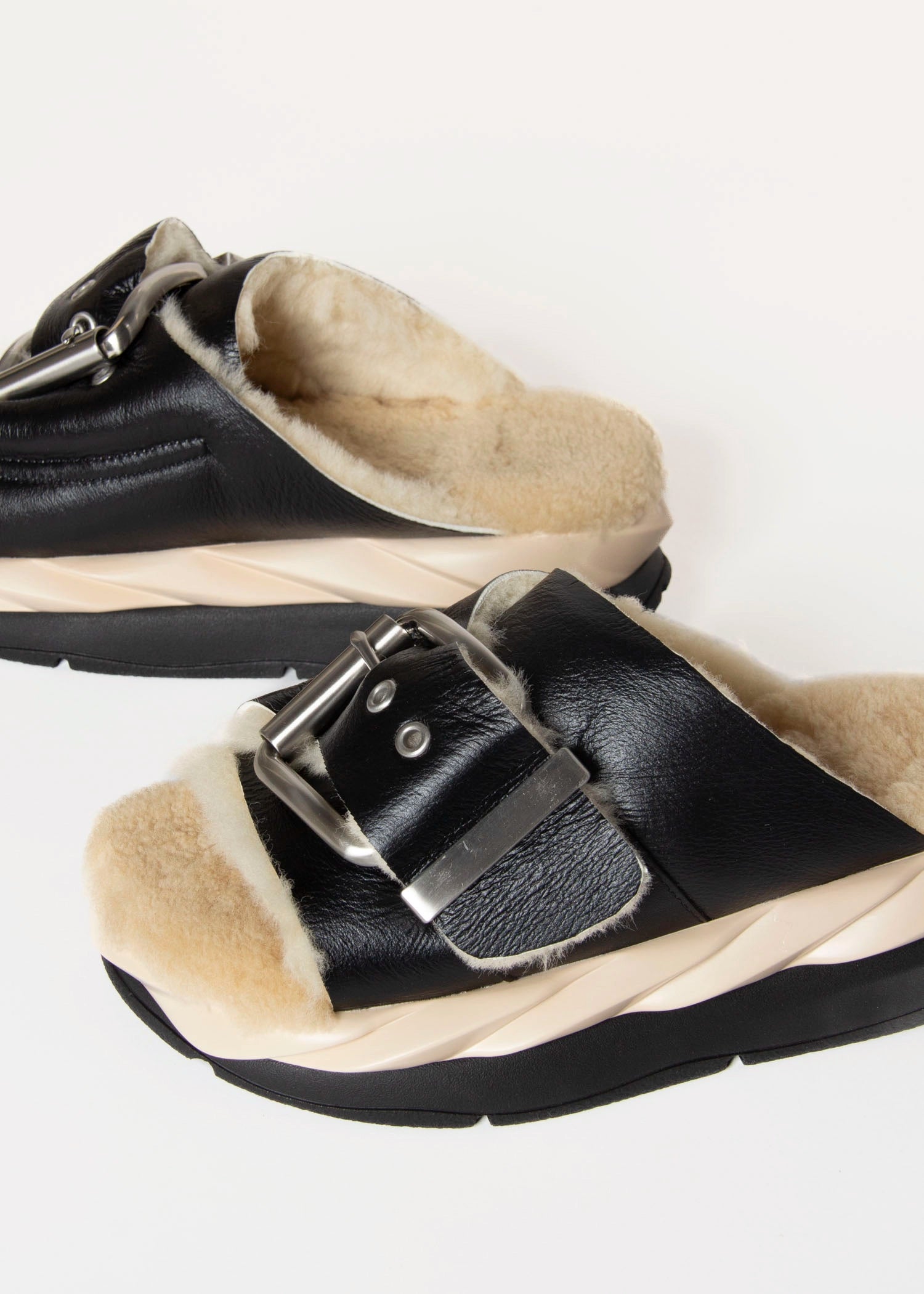 swatch_Oreo mellow laze shearling slipper