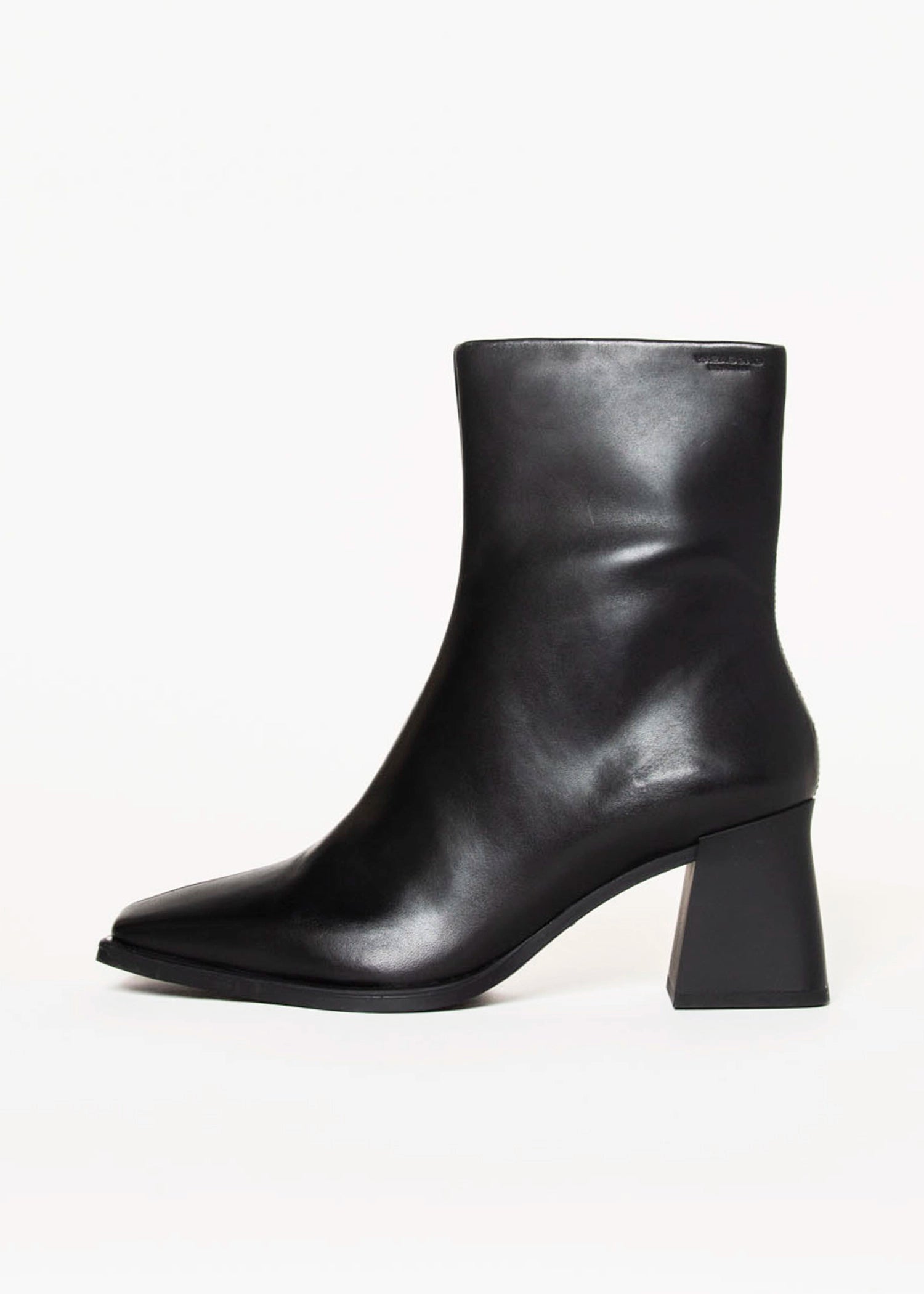 swatch_Black Leather hedda square toe boot boots