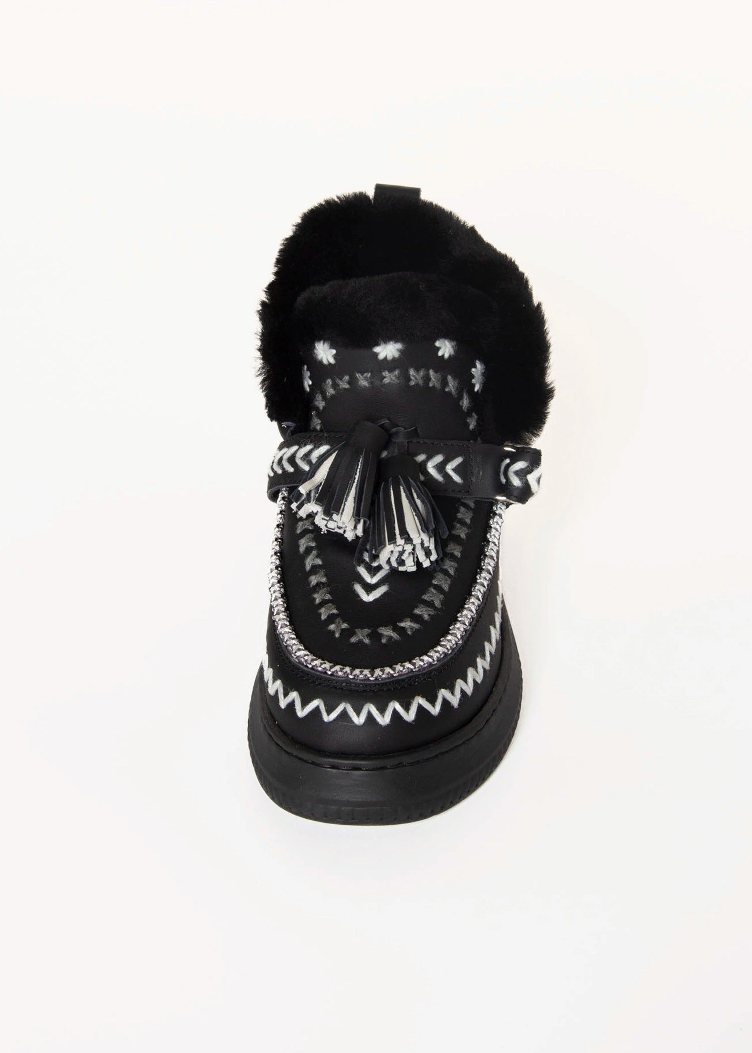 swatch_Black shearling lined bootie