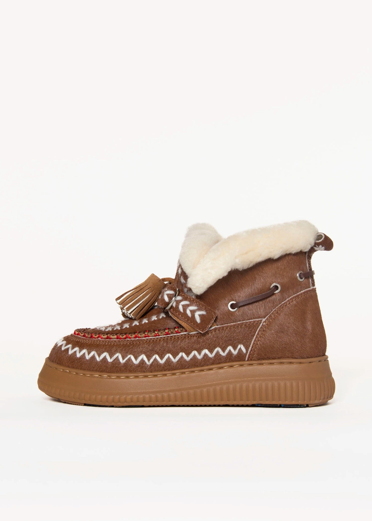 swatch_Camel shearling lined bootie