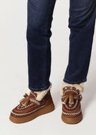 swatch_Camel shearling lined bootie