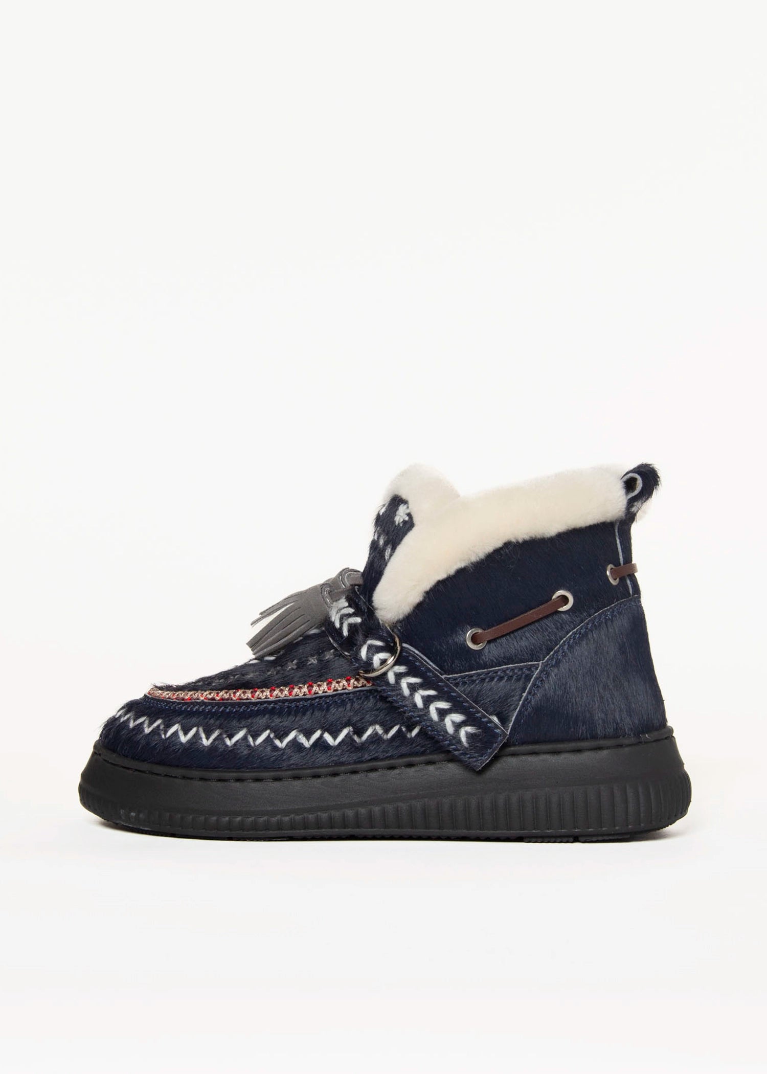 swatch_Navy shearling lined bootie
