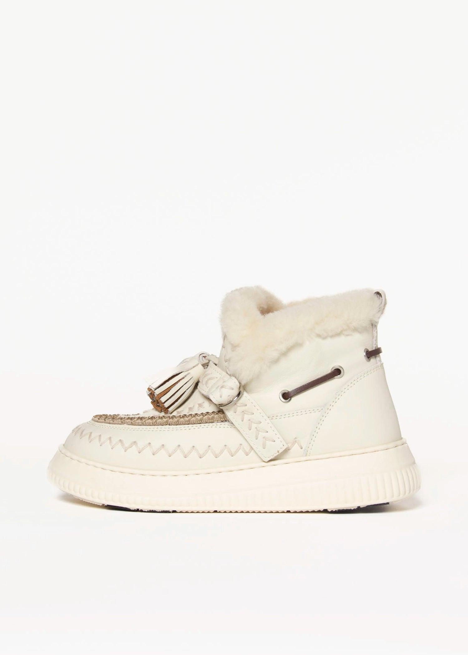 swatch_White shearling lined bootie