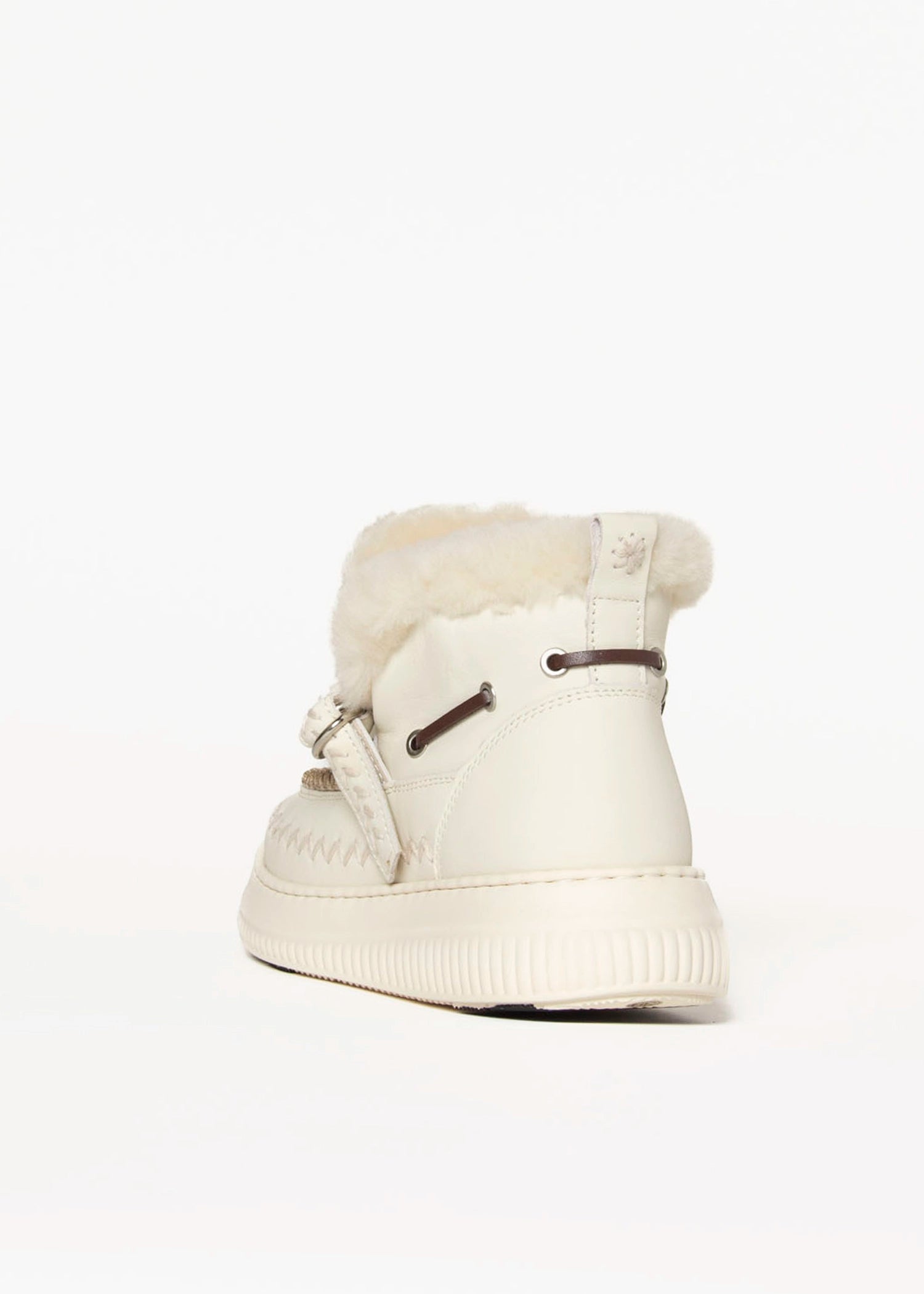 swatch_White shearling lined bootie