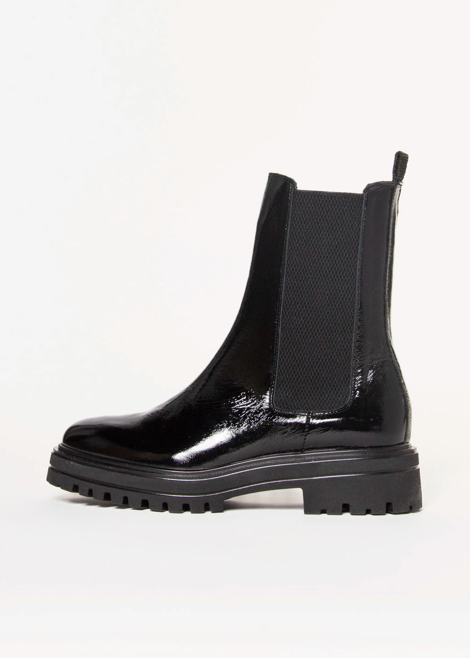 swatch_Black Patent lug sole chelsea boot shoes