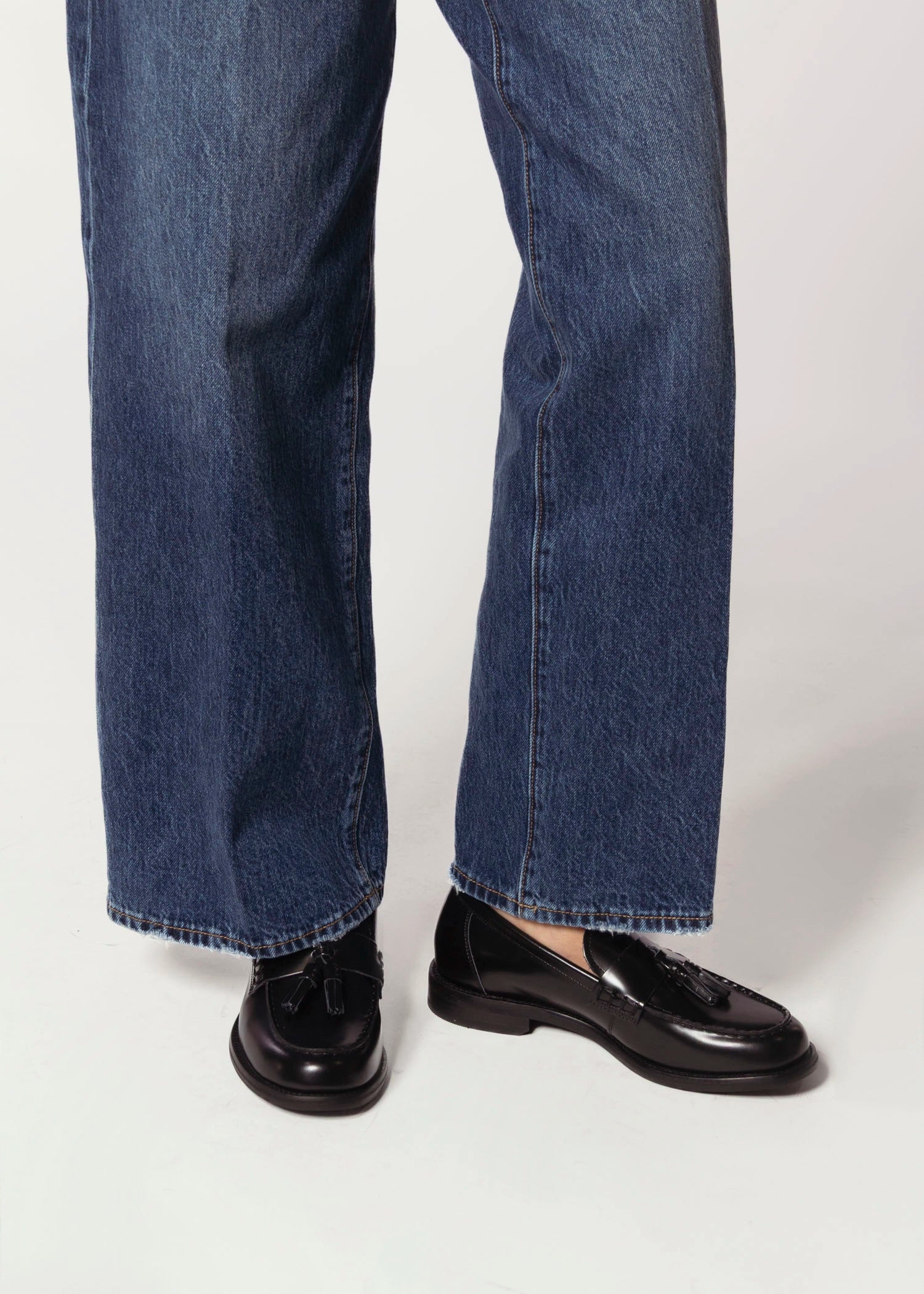 swatch_Black Leather linn loafers vagabond shoes