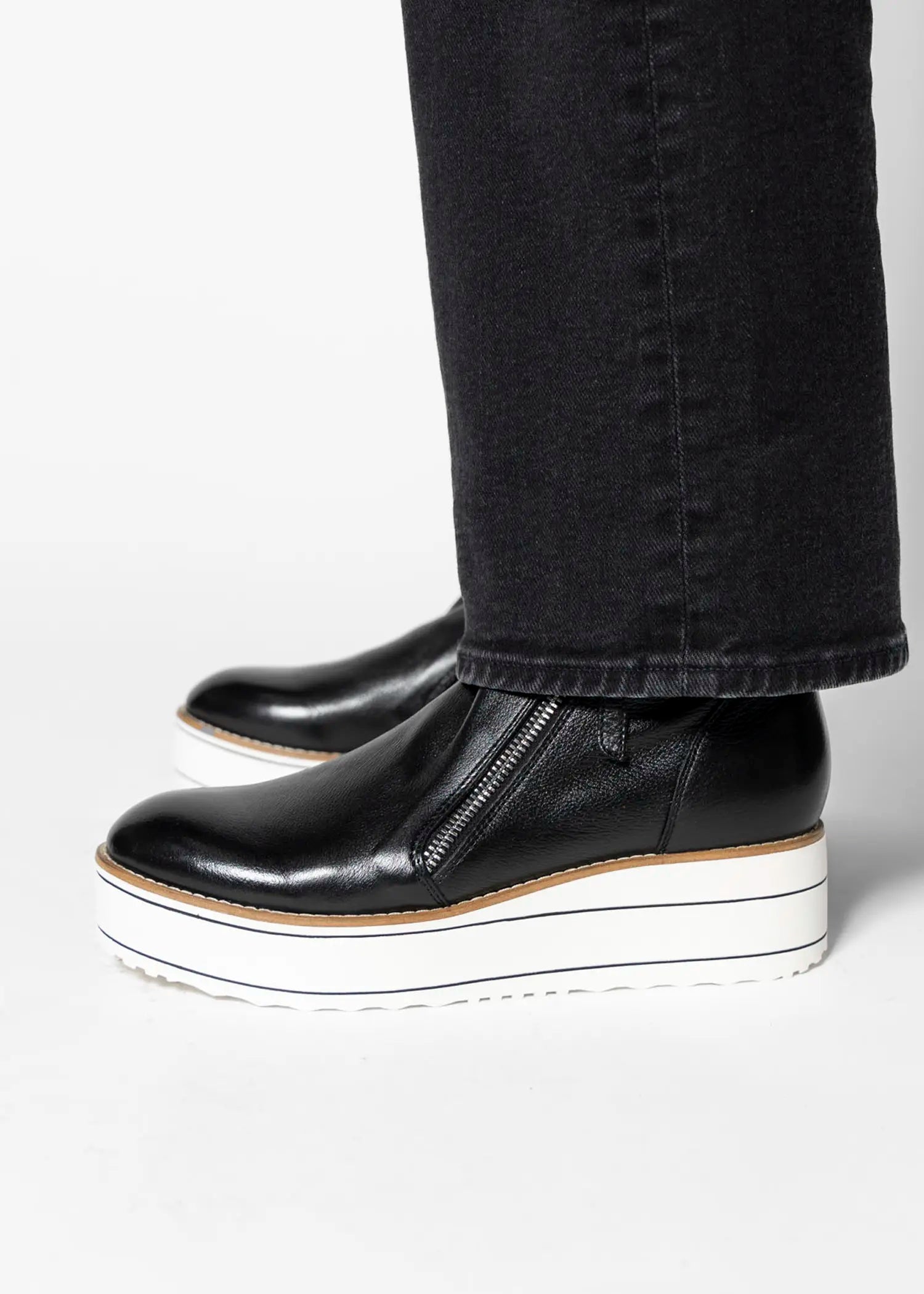 swatch_black leather nene platform boot ankle boots