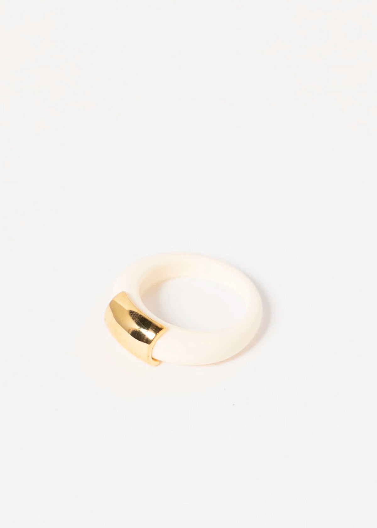 swatch_Ivory lucas jack resin ring