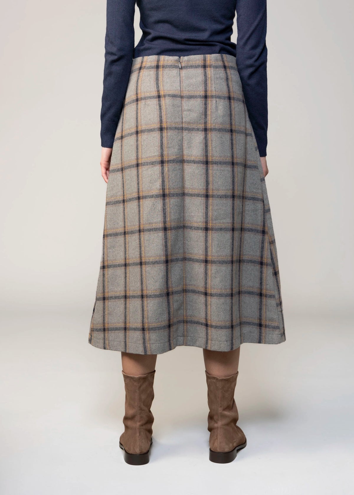 swatch_Grey plaid midi skirt