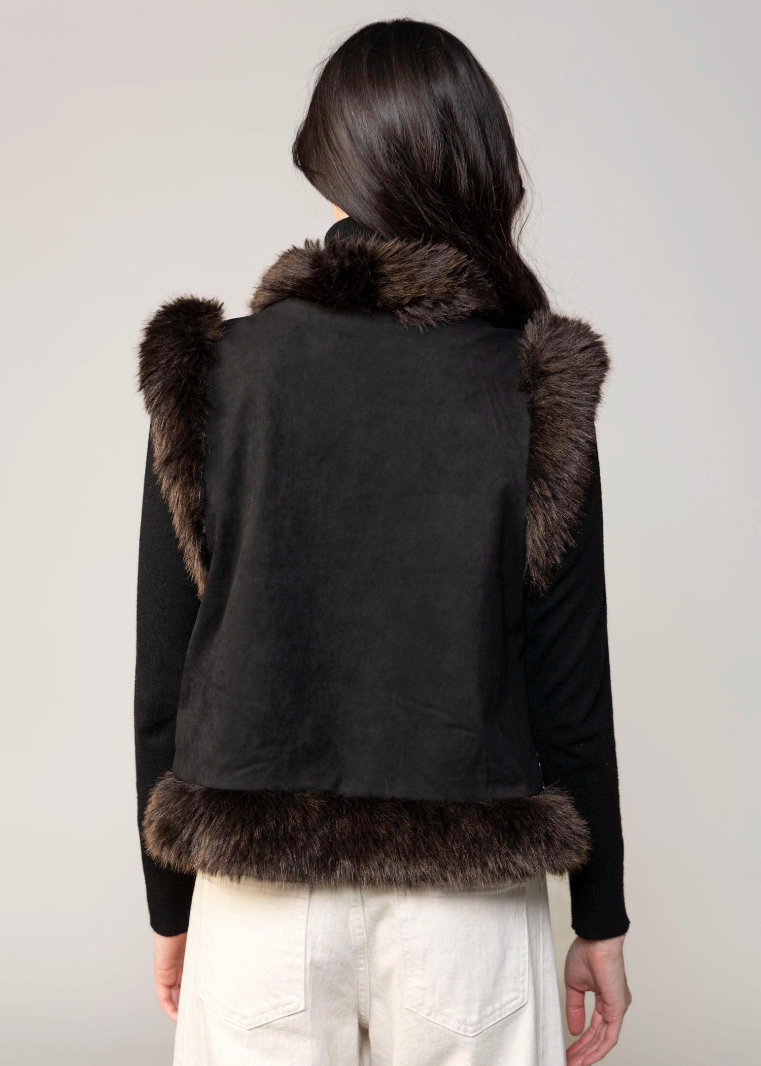 swatch_Black floral embroidery vest with fax fur trim