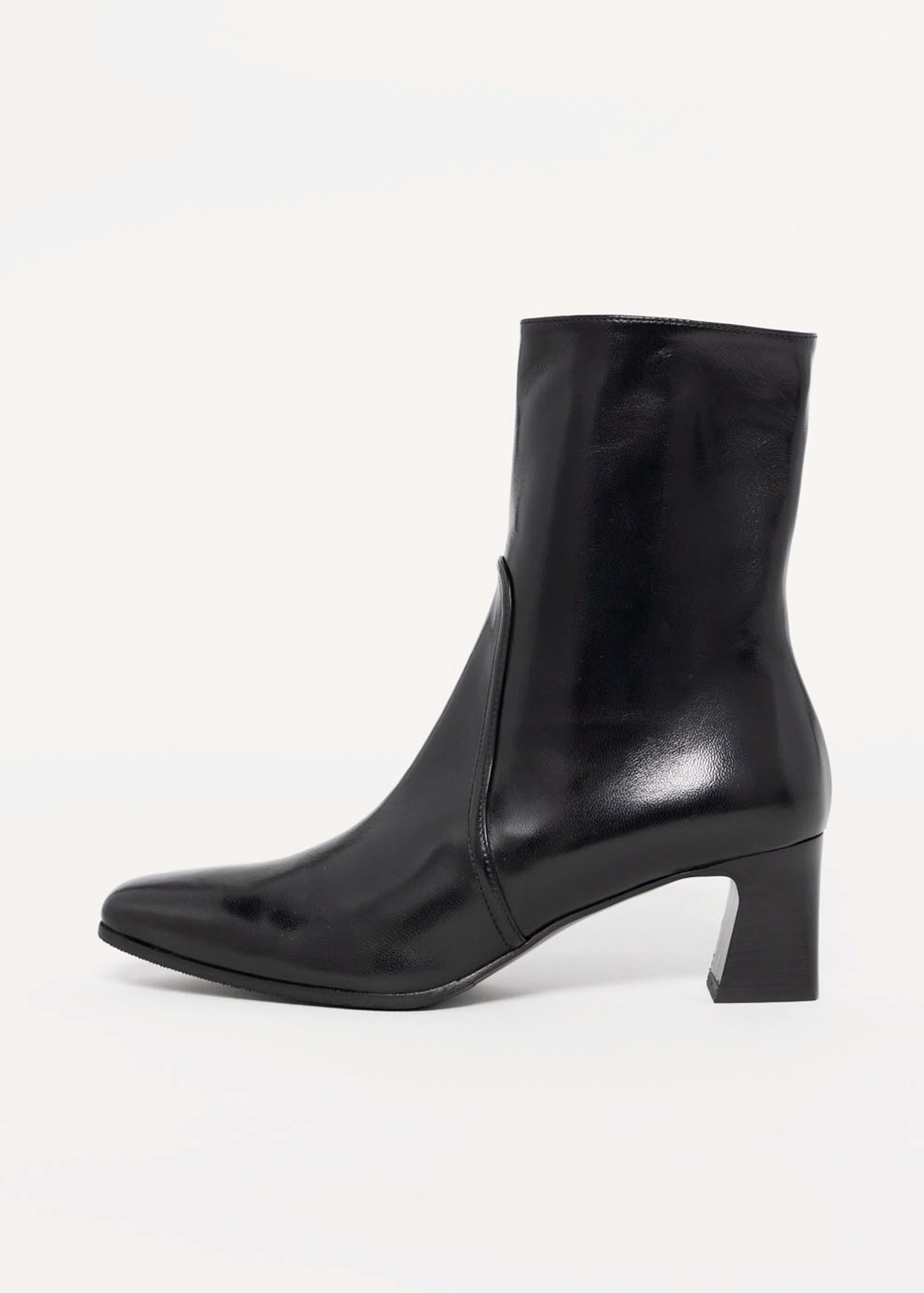 swatch_Black Leather l'idea italian leather heeled bootie