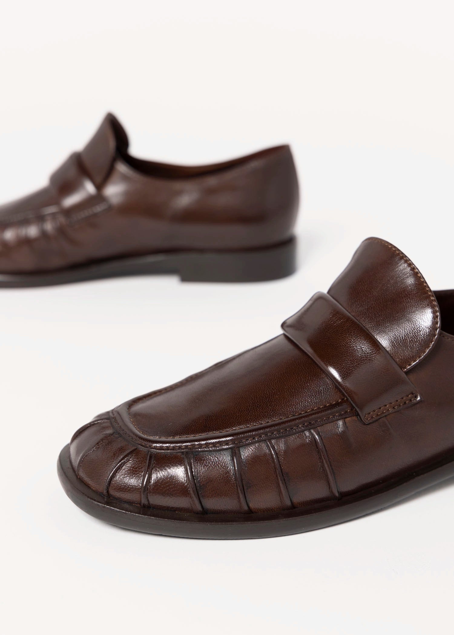 swatch_Oak Leather l'idea italian leather ruched loafer