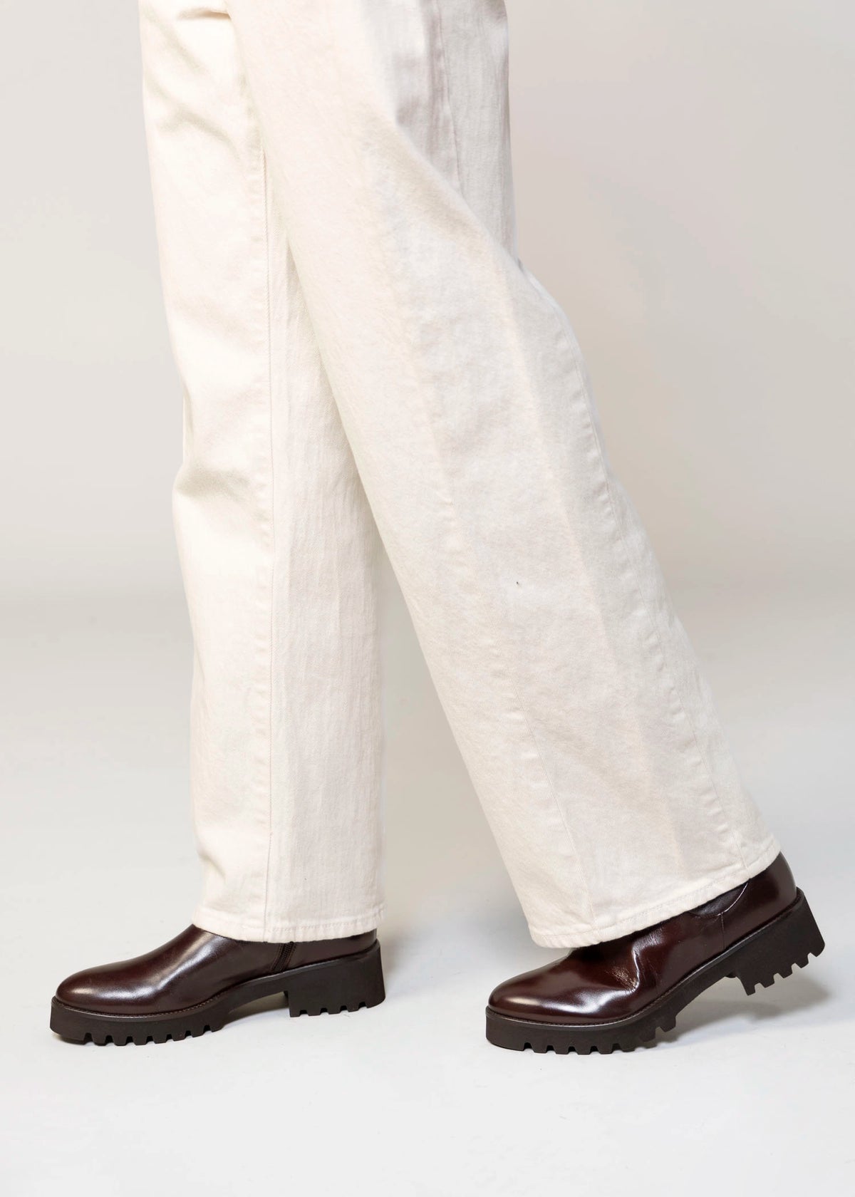 swatch_Oak Leather l'idea italian leather lug sole boot