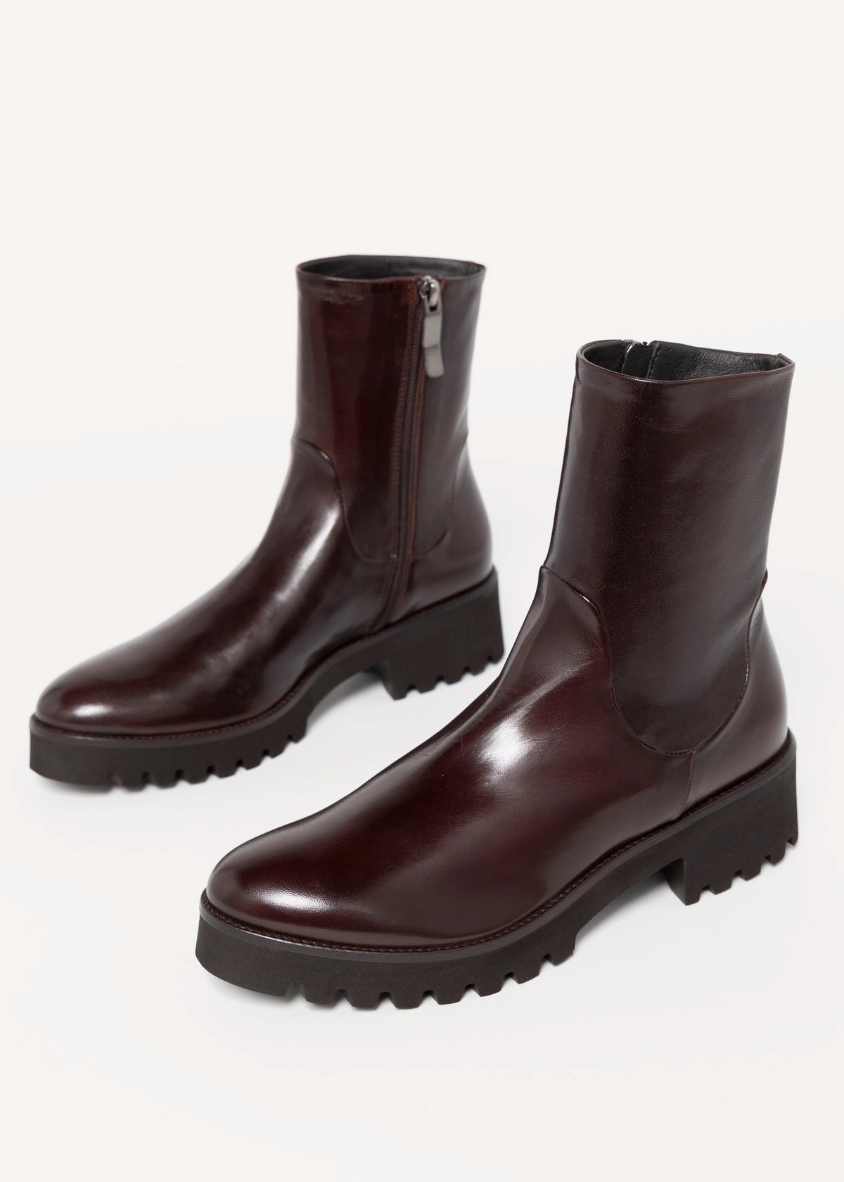 swatch_Oak Leather l'idea italian leather lug sole boot