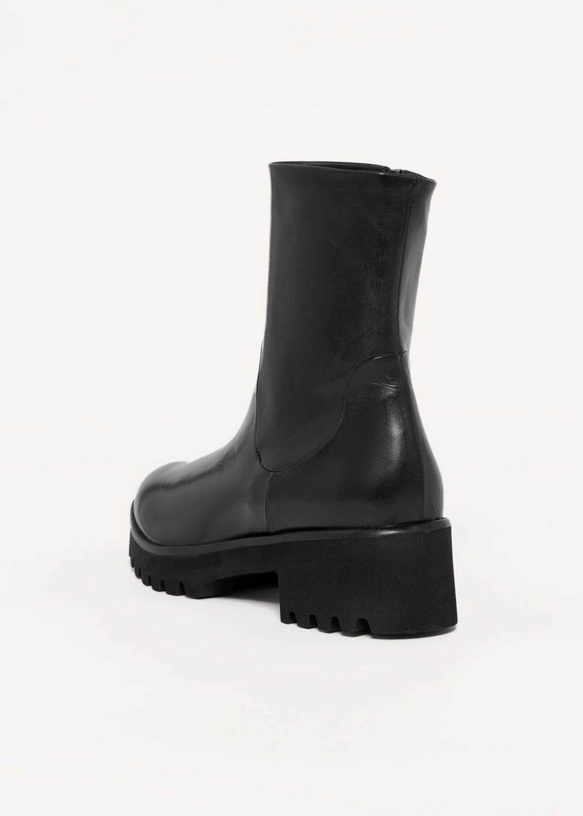swatch_Black Leather l'idea italian leather lug sole boot