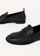 swatch_Black Leather l'idea italian leather loafer