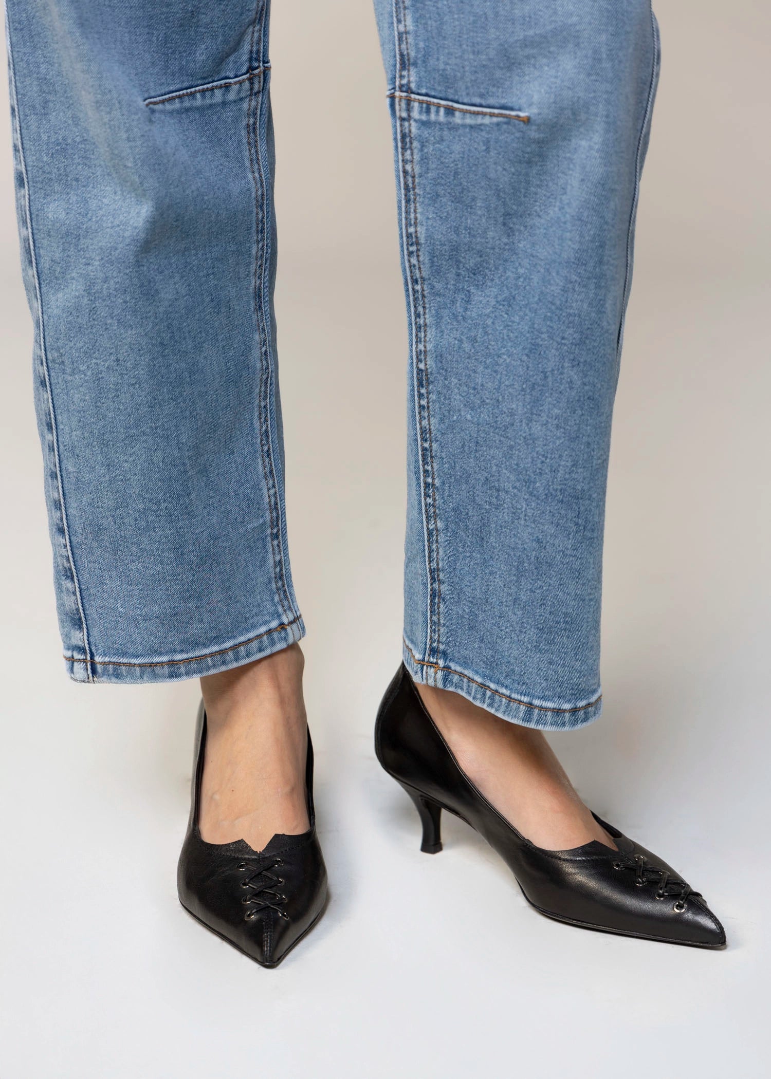 swatch_Black Leather l'idea italian leather corset pump