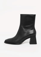 swatch_Black Leather vagabond hedda ankle boot