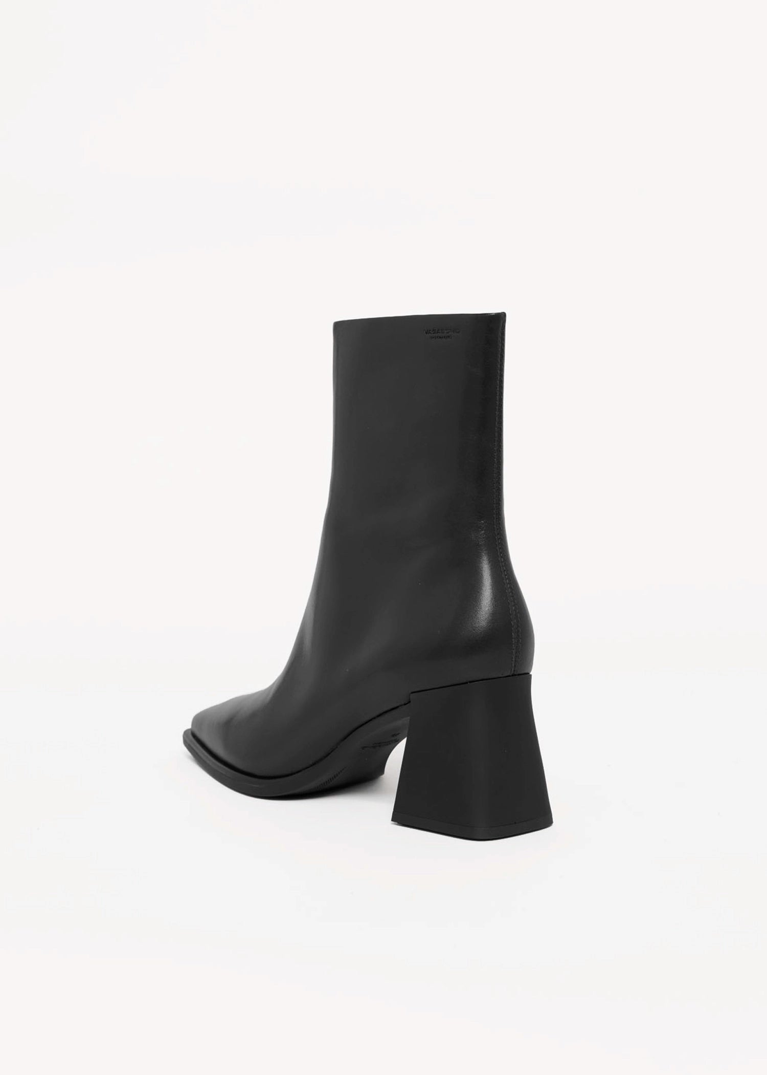 swatch_Black Leather vagabond hedda ankle boot