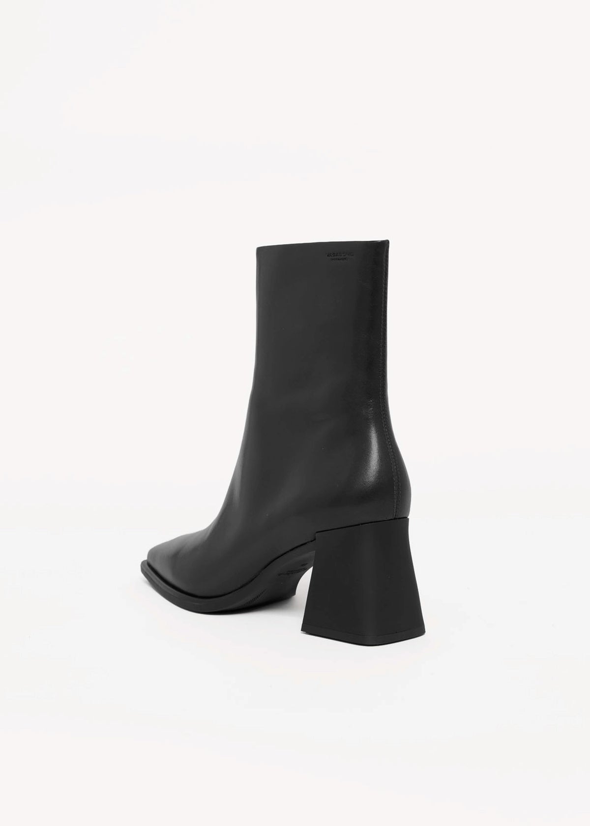 swatch_Black Leather vagabond hedda ankle boot