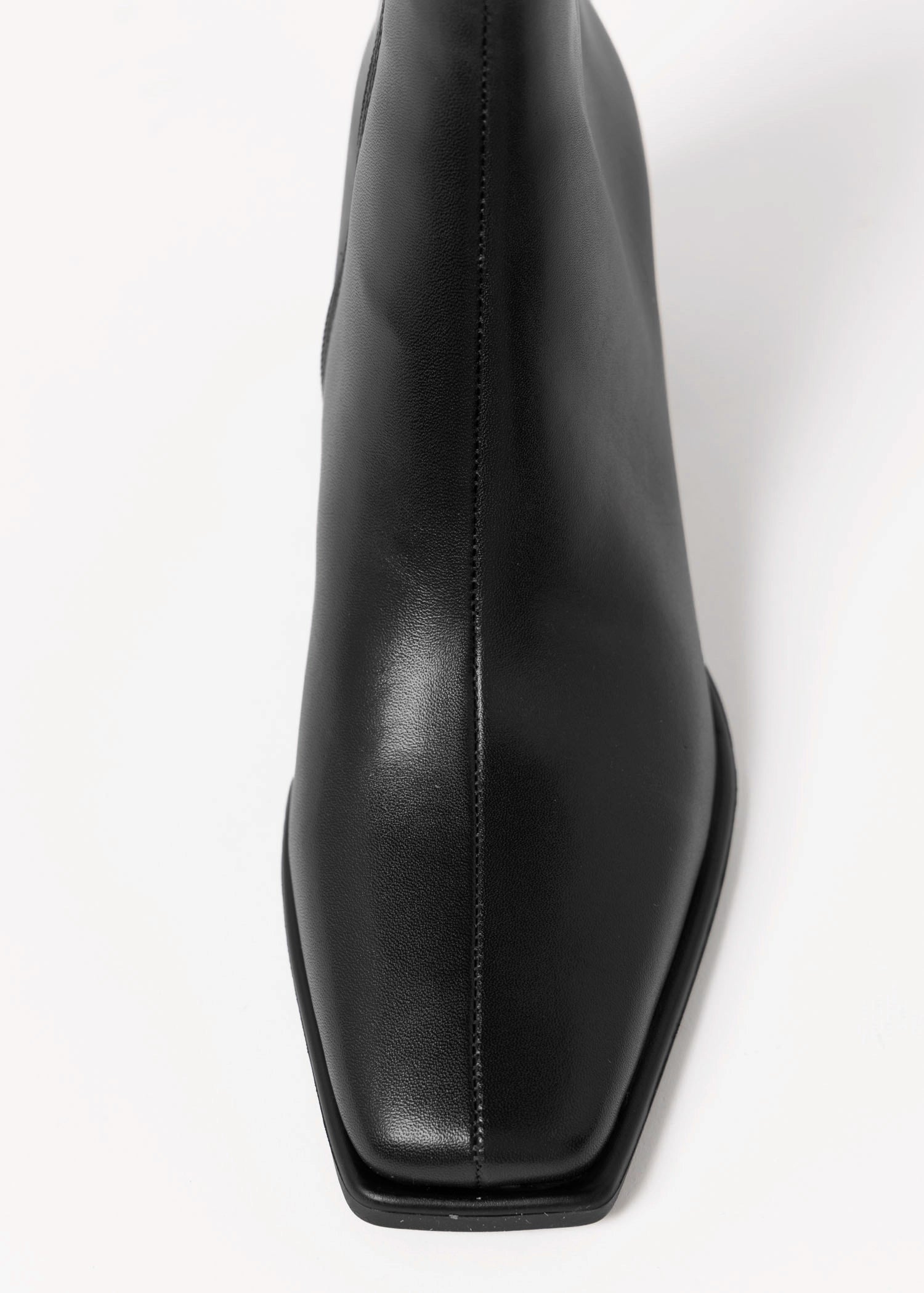 swatch_Black Leather vagabond hedda ankle boot