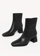 swatch_Black Leather vagabond hedda ankle boot