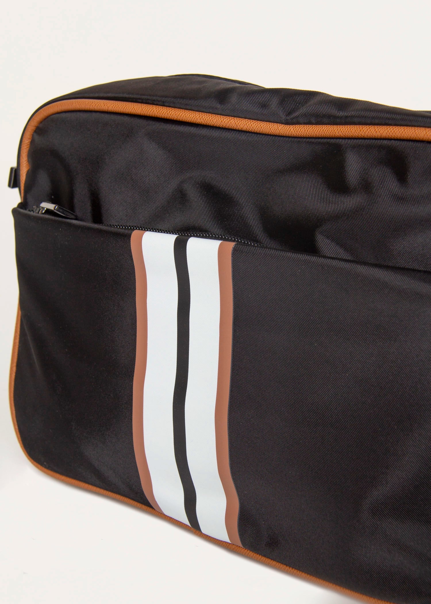 swatch_Black noa camera bag handbags