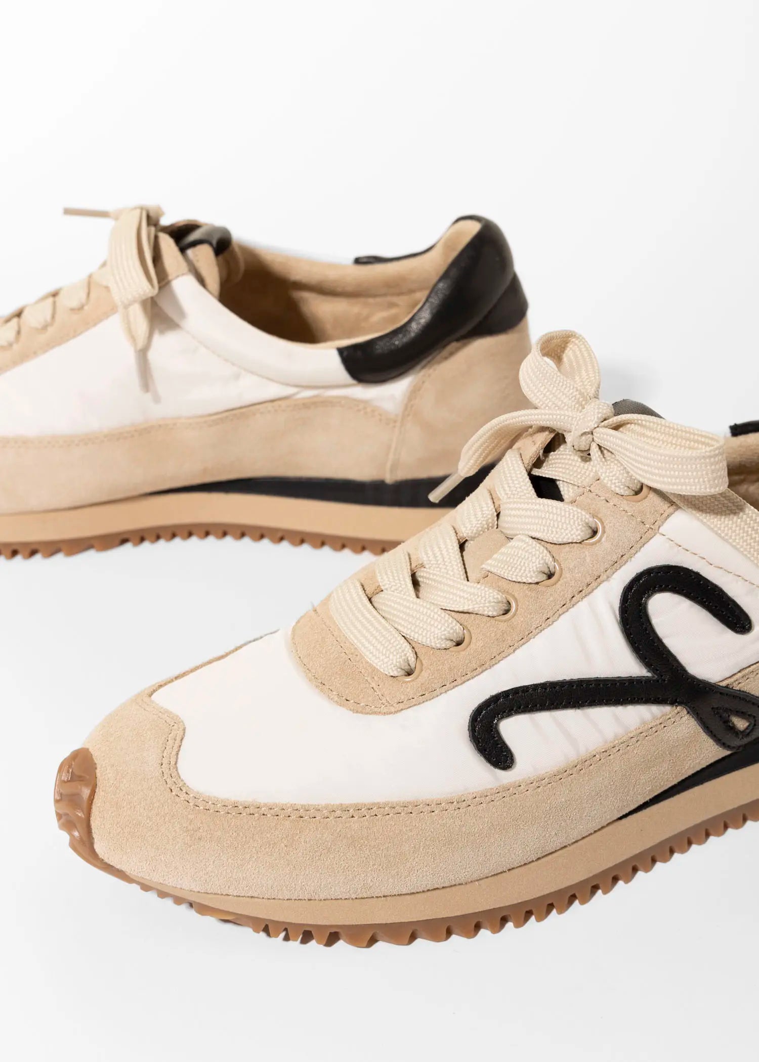 swatch_beige queen sneaker shoes