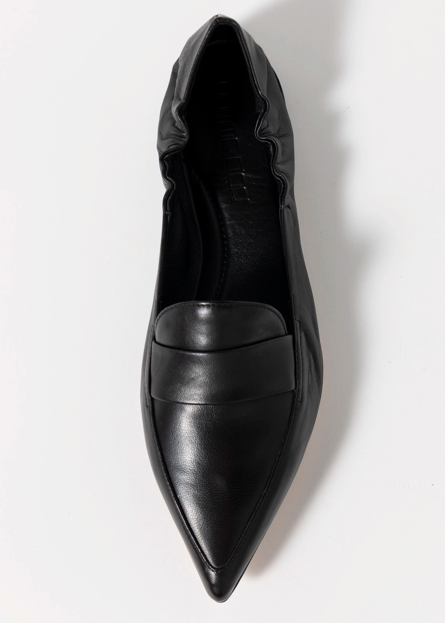 swatch_Black Leather pomme d'or grace italian leather pointed toe flat