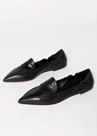 swatch_Black Leather pomme d'or grace italian leather pointed toe flat