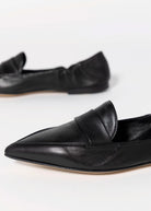 swatch_Black Leather pomme d'or grace italian leather pointed toe flat