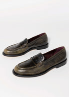 swatch_Olive Leather pomme d'or leather loafer