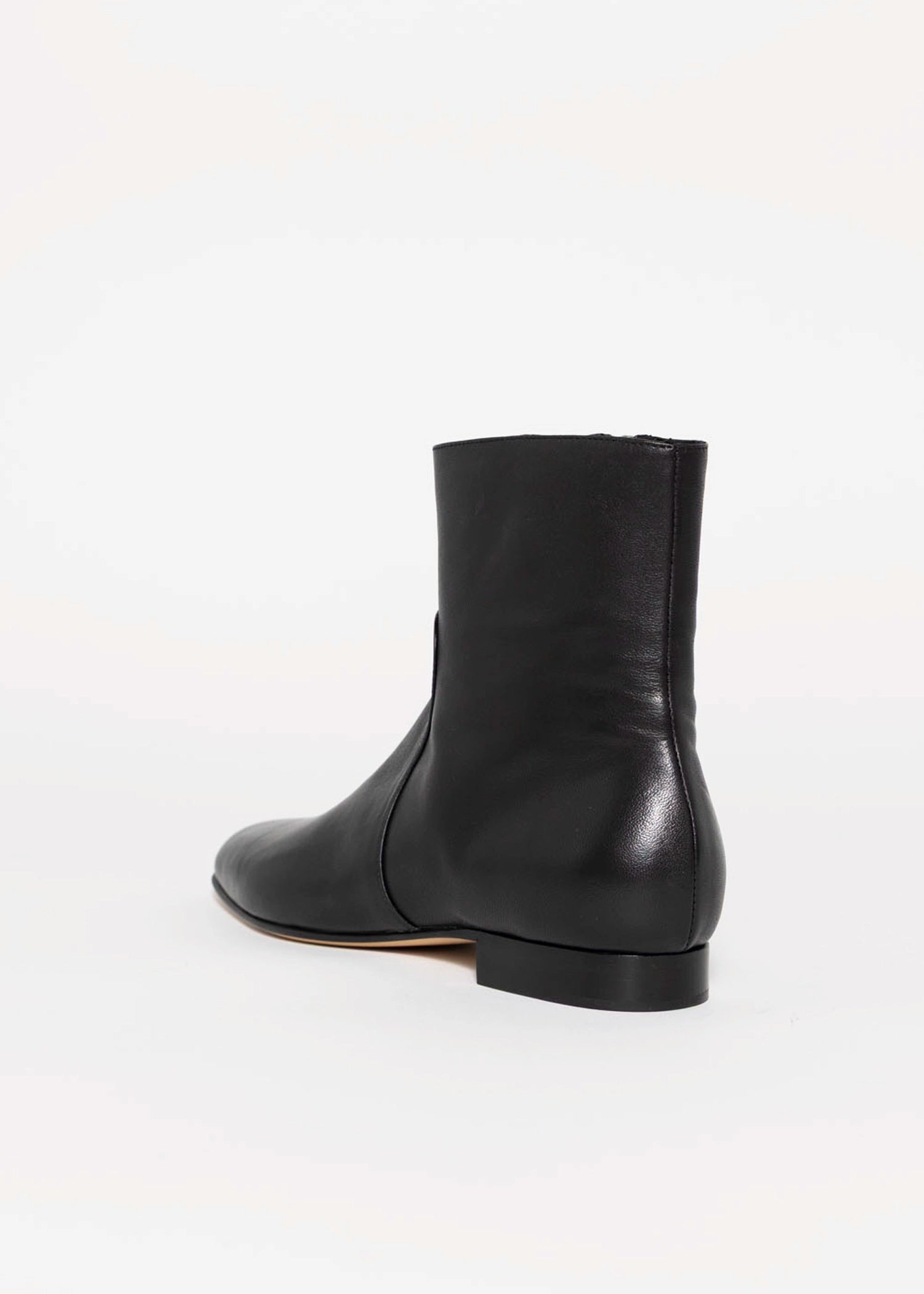 swatch_Black Leather pomme d'or zoe flat boot